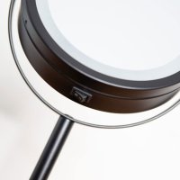 Daisy kosmetické zrcátko na postavení LED, Ø 150 mm, oboustranné, černá